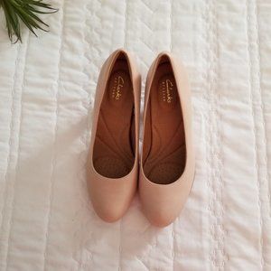 Clarks Artisan Heavenly Heart Nude Pump (Size 7)